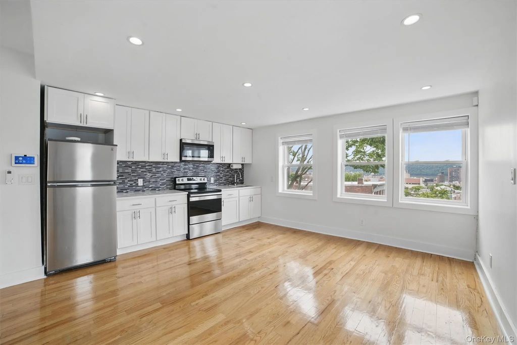 31 Van Cortlandt Park Avenue, Yonkers