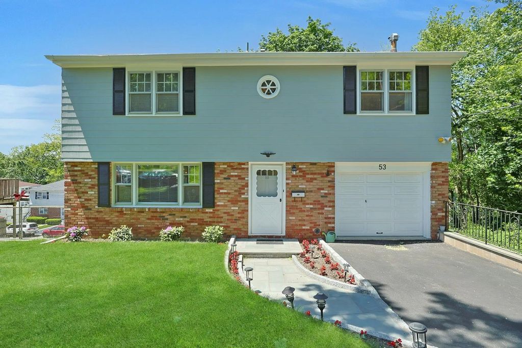 53 Prior Place, Yonkers