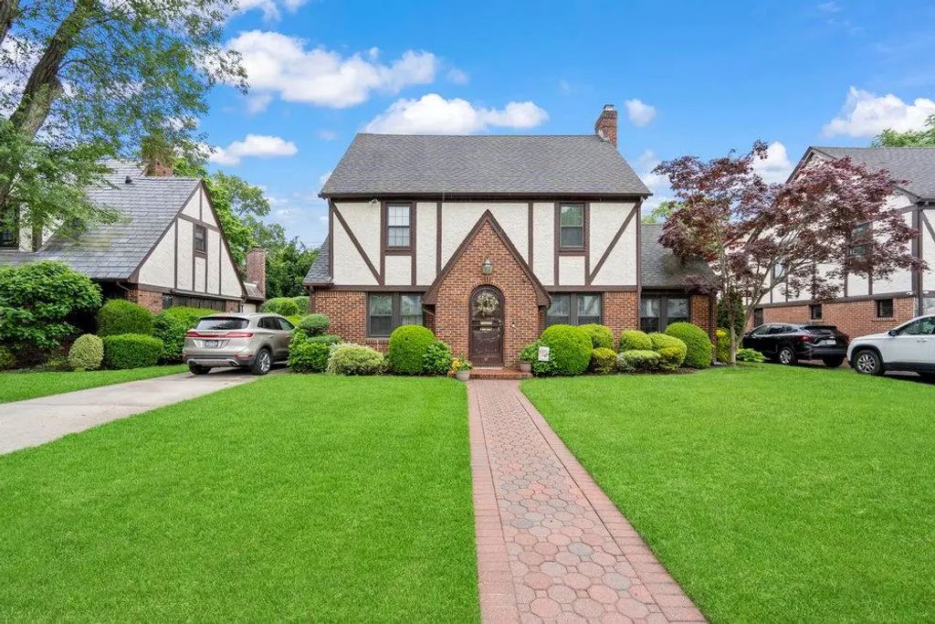 107 Wickham Road, Garden City