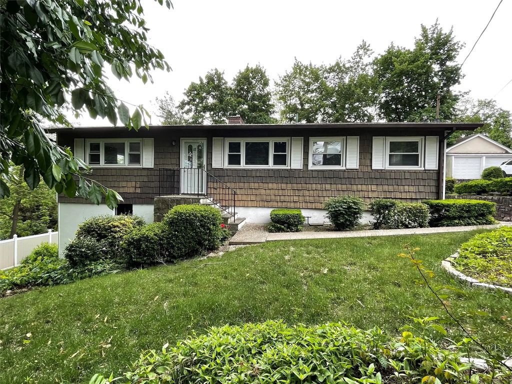 67 Augustine Road, White Plains