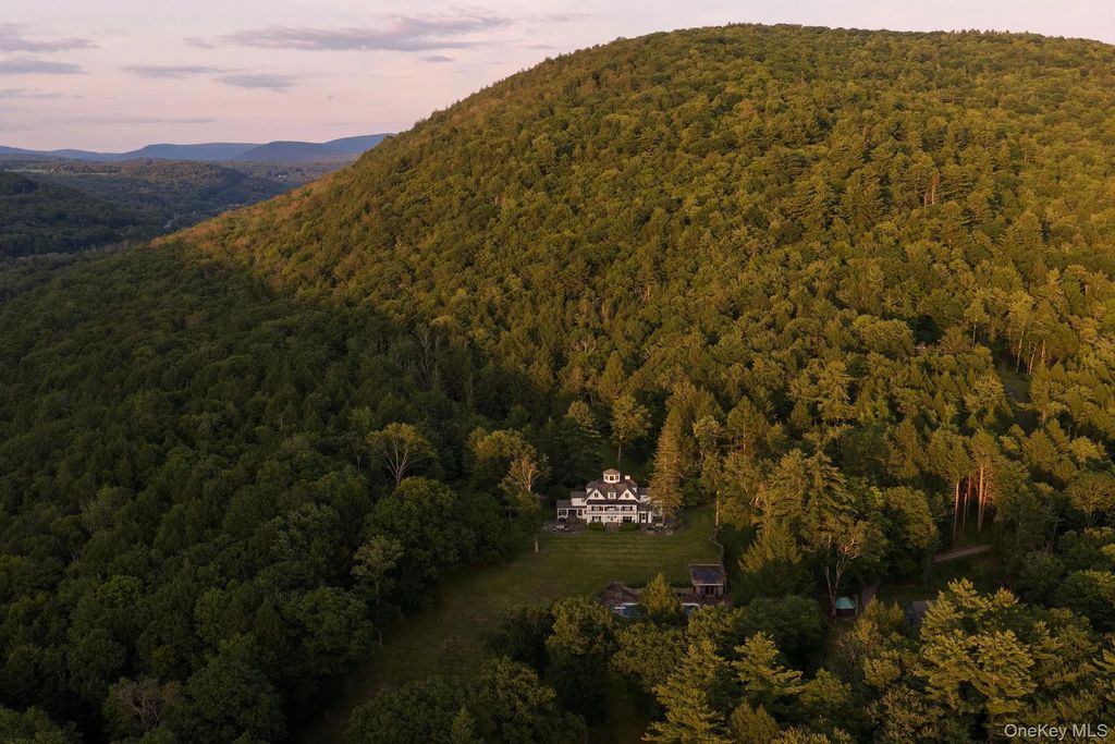 390 Erpf Road, Arkville