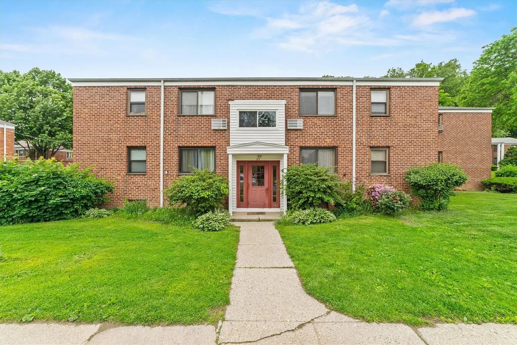 35 Lawrence Drive # A, White Plains