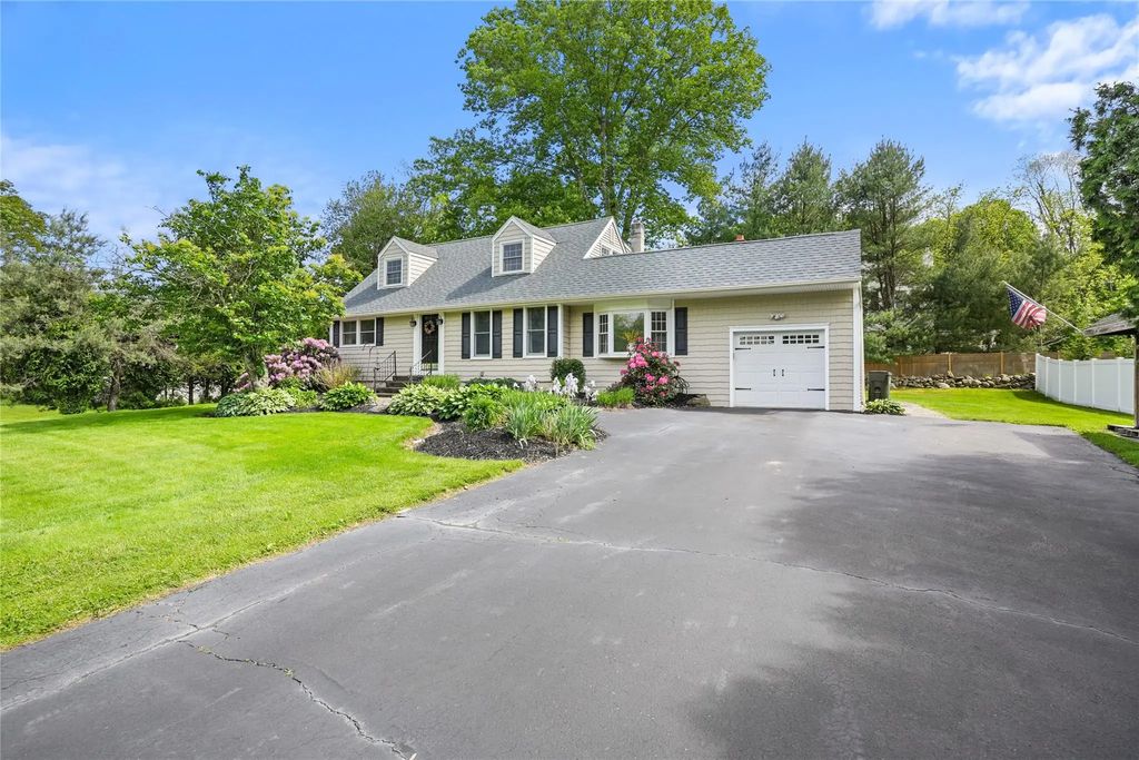 7 Rustic Road, Mahopac