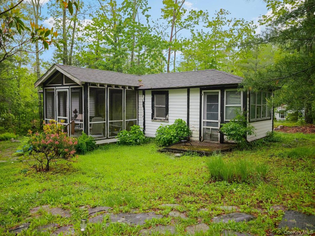 13 Sycamore Trail, Wurtsboro