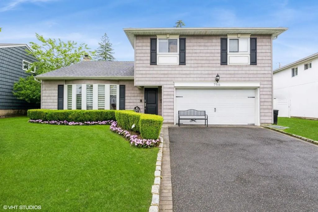 756 Dumont Place, North Woodmere