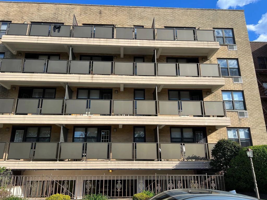 101 Jackson Ave 4a, Mineola