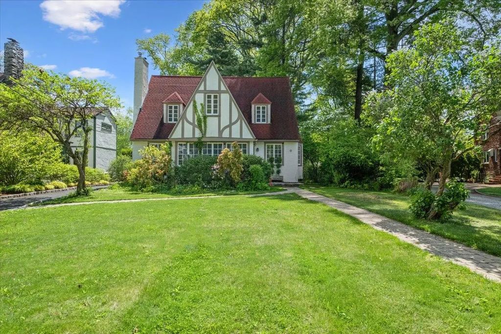 97 Sterling Avenue, White Plains