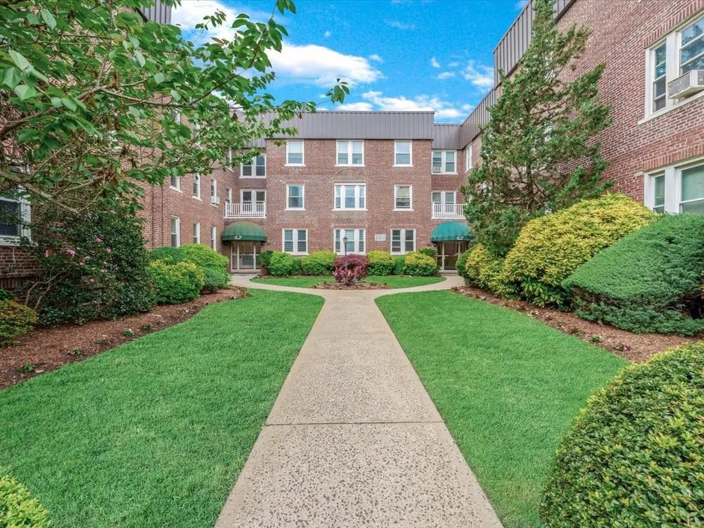185 Atlantic Avenue A8, Lynbrook
