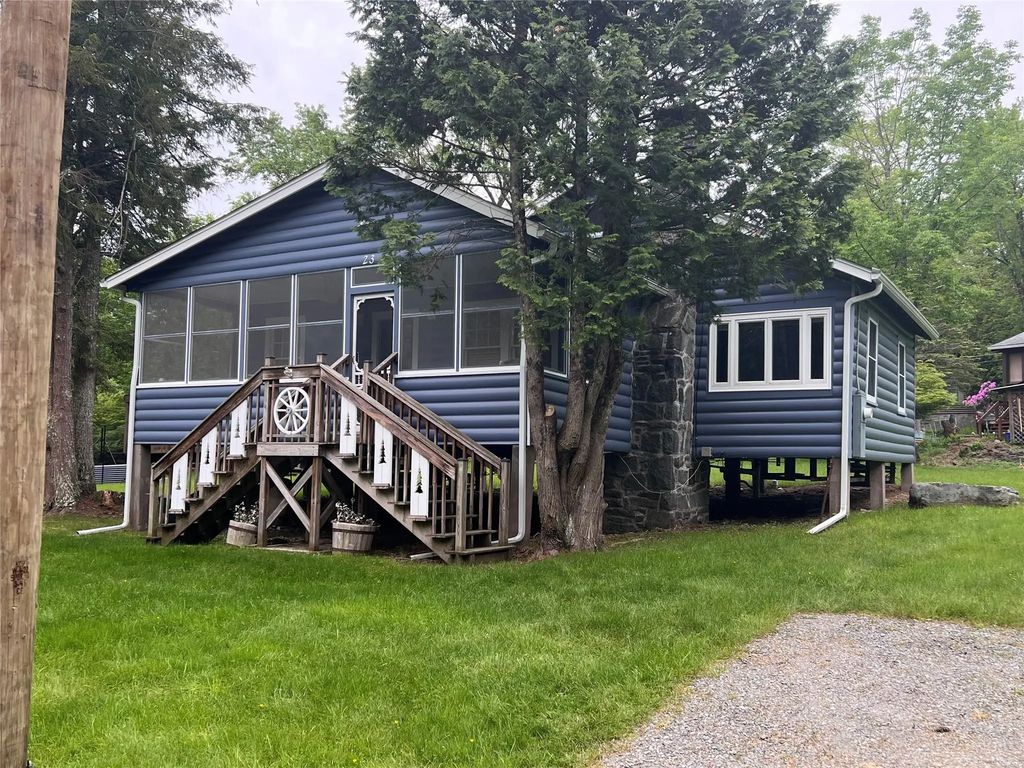 23 North Seminole Trail, Bethel