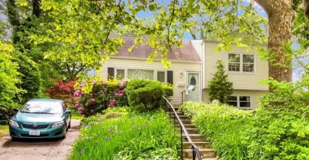 61 Kincaid Drive, Yonkers