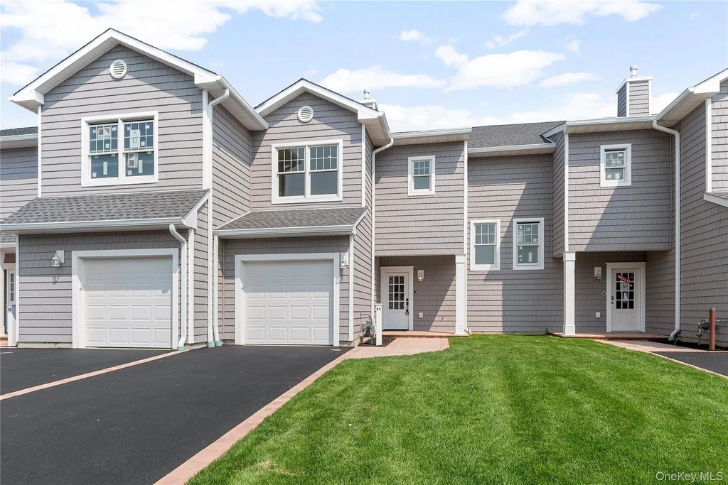 7 Ocean Watch Court, Freeport