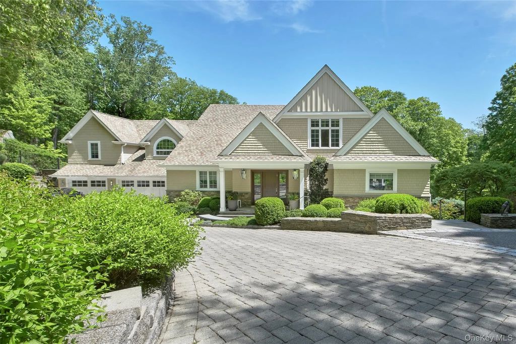 93 Haights Cross Road, Chappaqua