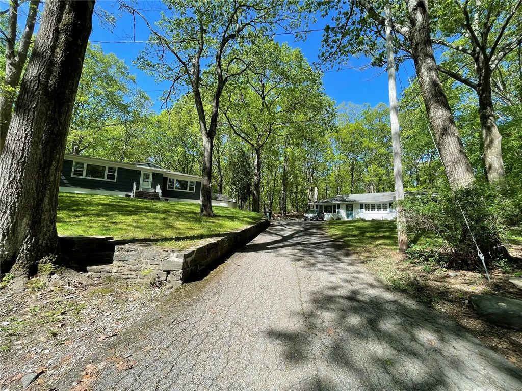54-58 De Liso Lane, Mahopac
