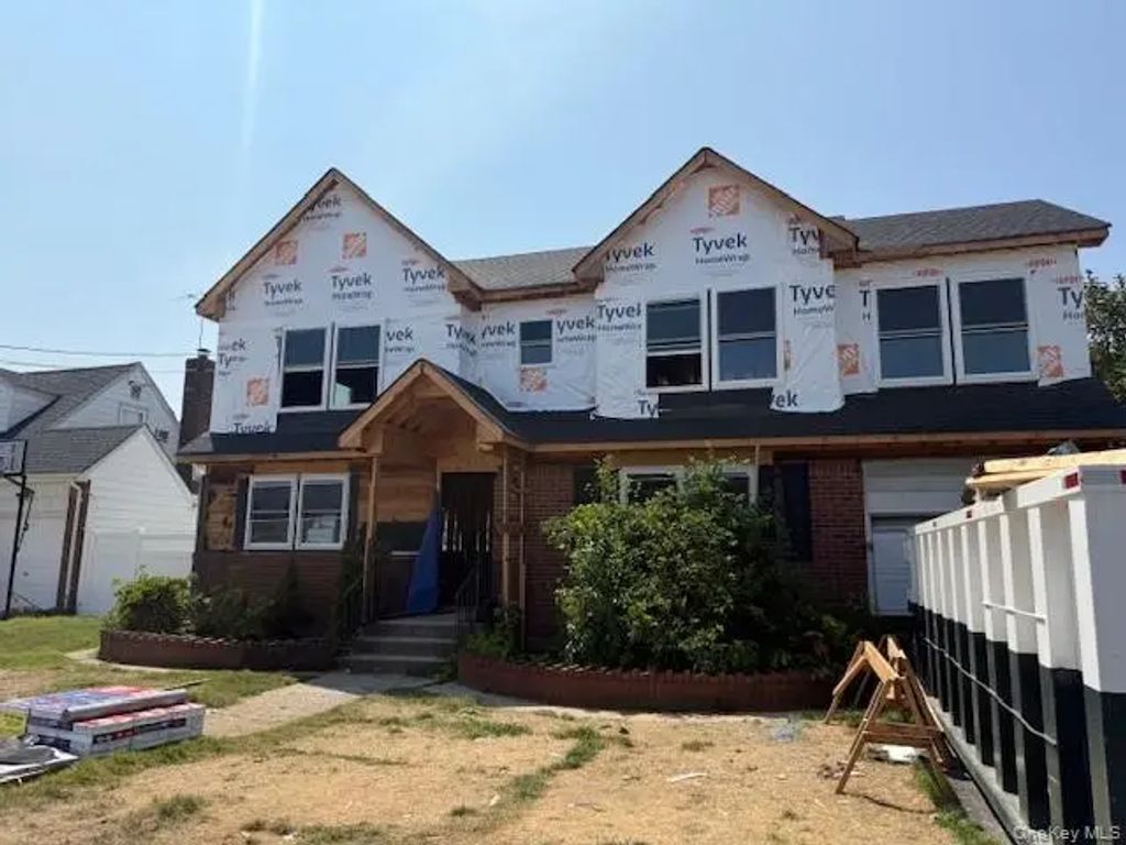 235 Lincoln Place, Franklin Square