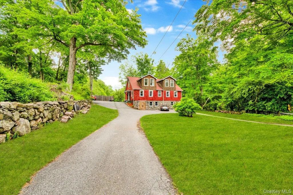 161 Goldens Bridge Road, Katonah