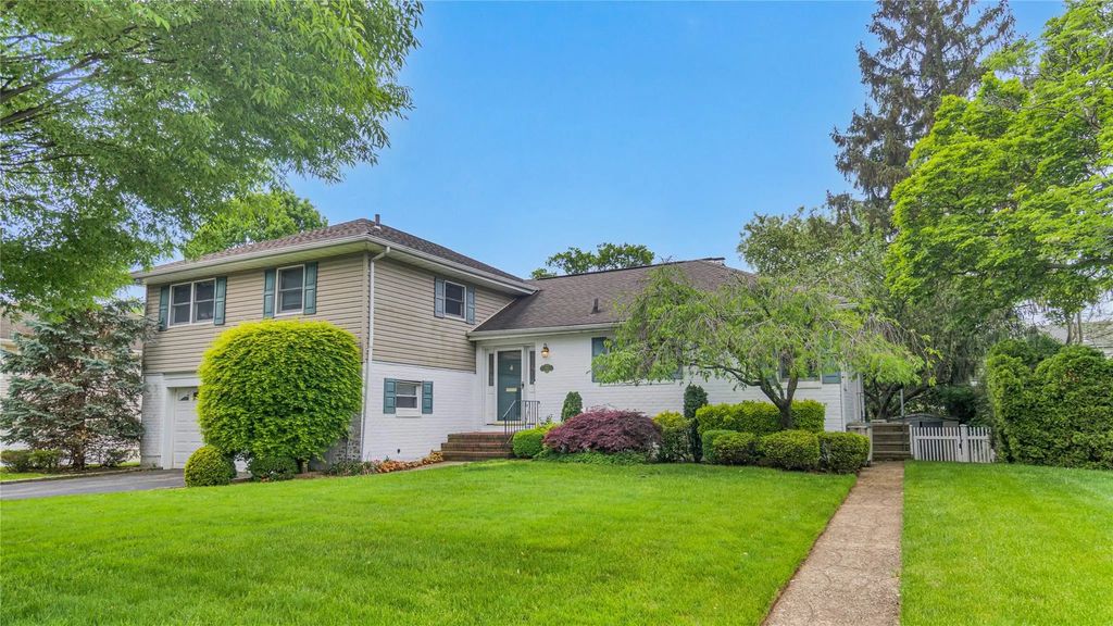 136 Lee Road, Garden City