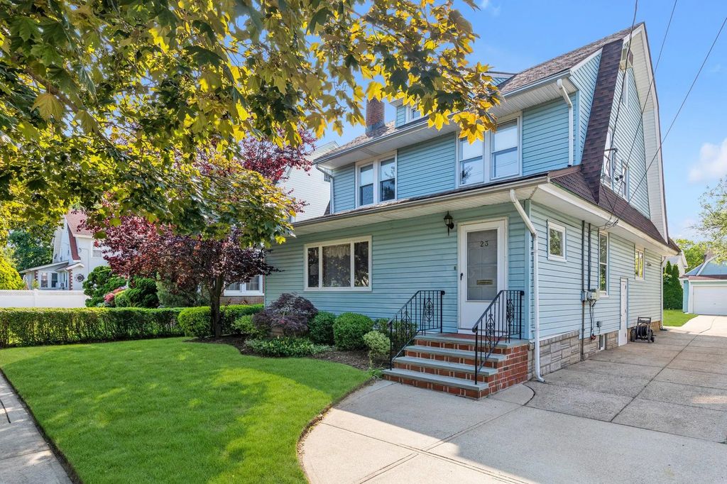 23 Thompson Place, Lynbrook