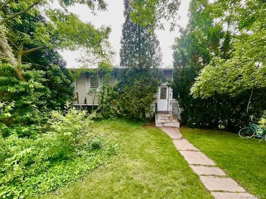 230 Park Avenue, Freeport