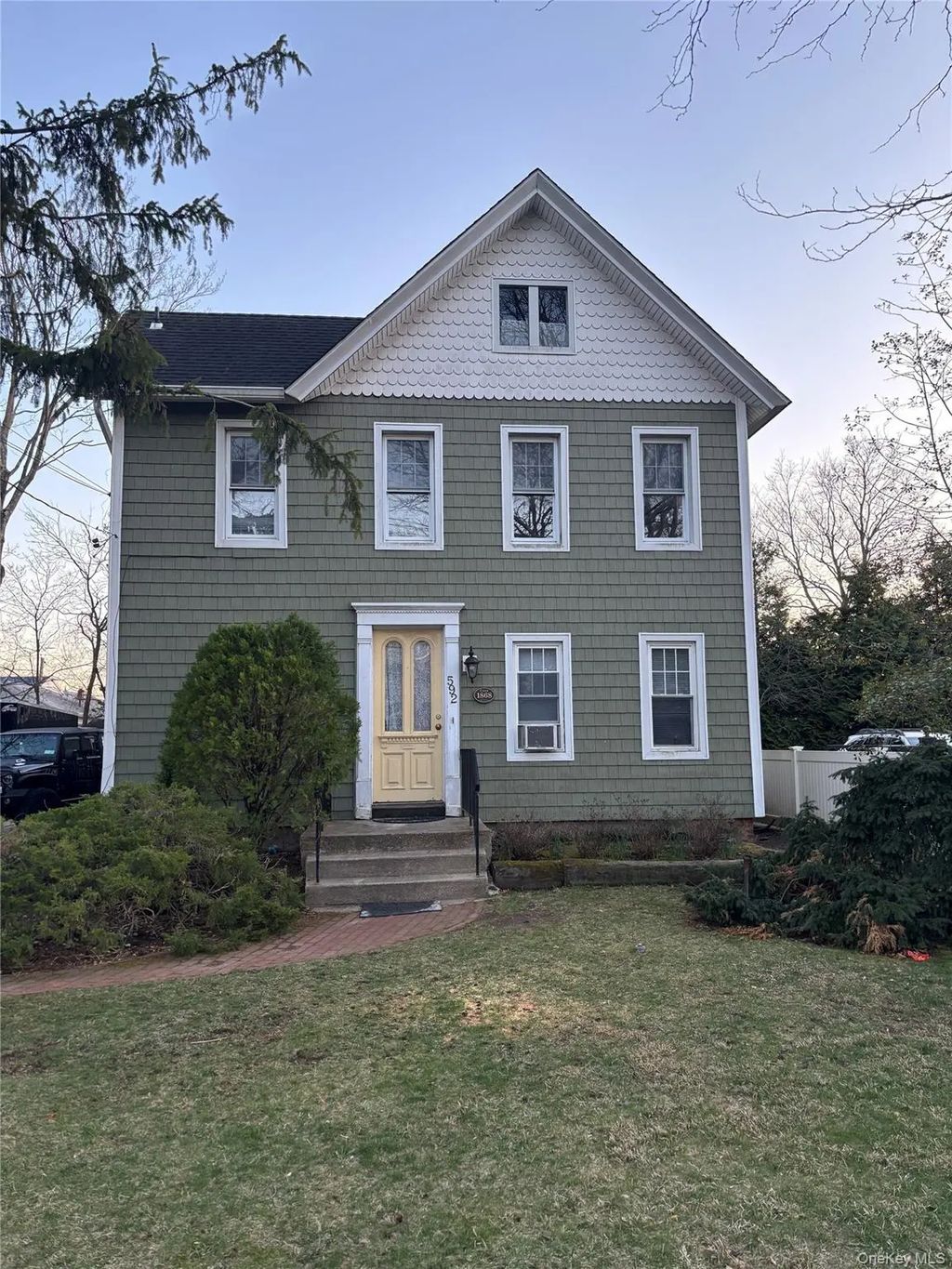 592 Scranton Avenue 1, Lynbrook