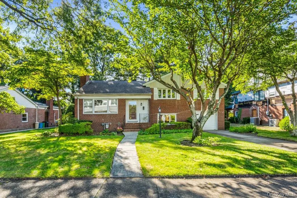 140 Hayes Street, Garden City