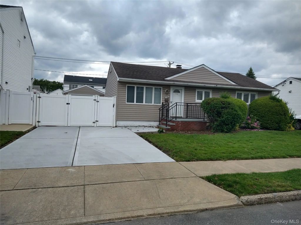 708 Anderson Avenue, Franklin Square