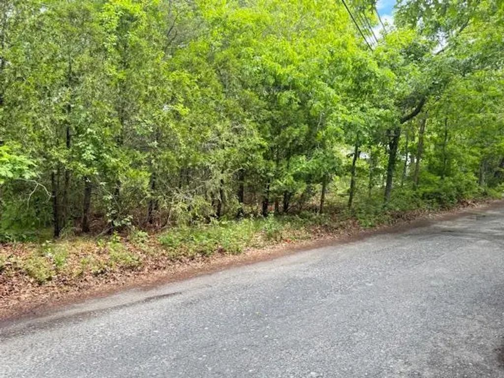 62 Shore Road, Hampton Bays