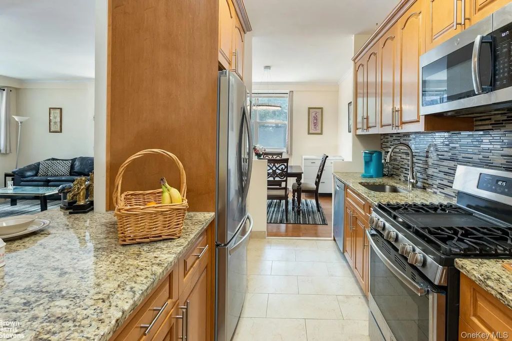 555 Kappock Street # 2e, Bronx