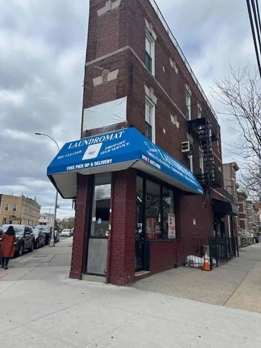 4229 Newtown Road, Astoria