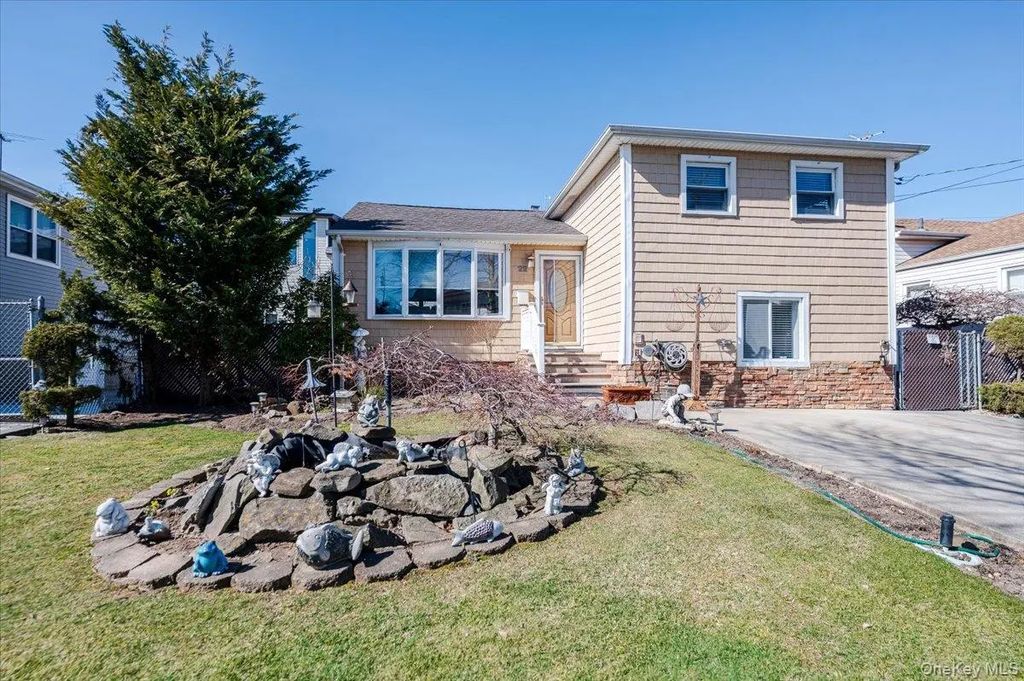 22 Cheshire Road, Inwood