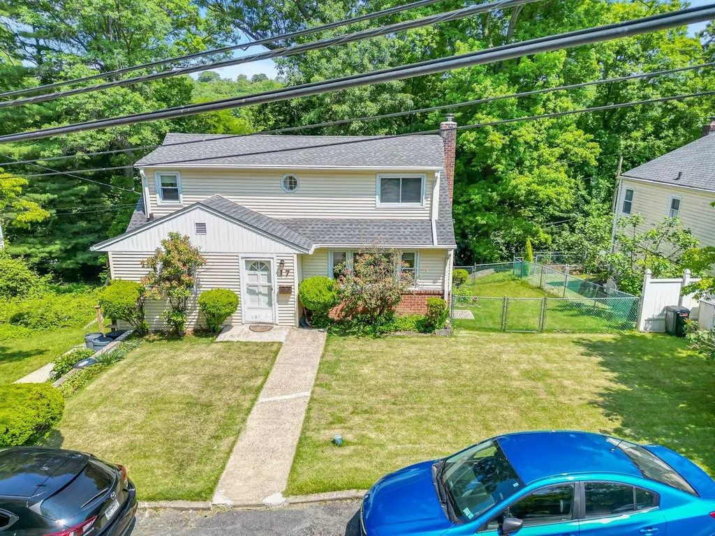 17 Linn Place, Yonkers