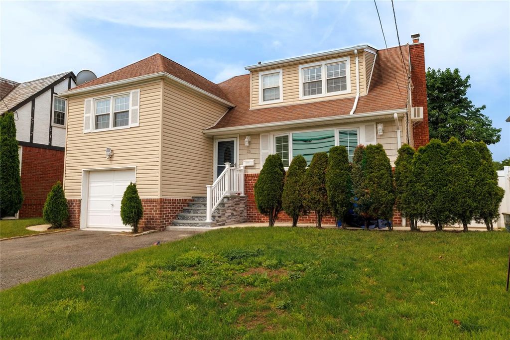 25 Ocean Avenue, Malverne