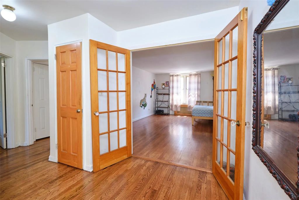 67-25 Clyde Street # 2l, Forest Hills