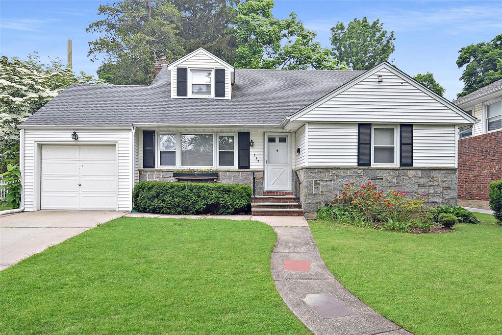 242 Clinton Road, Garden City