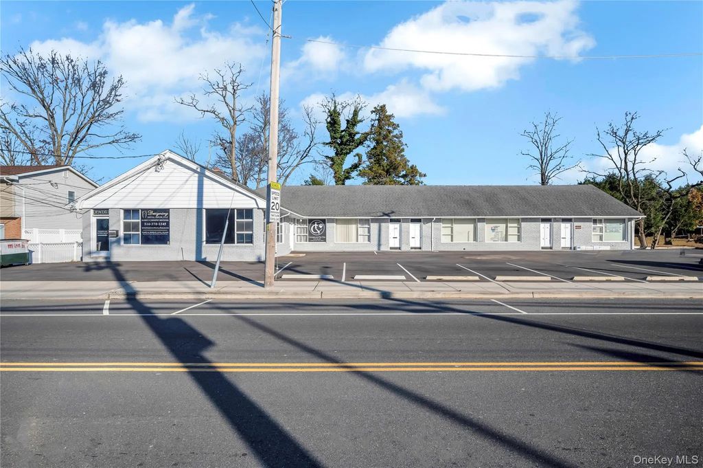 1695 Merrick Avenue # 1695, Merrick