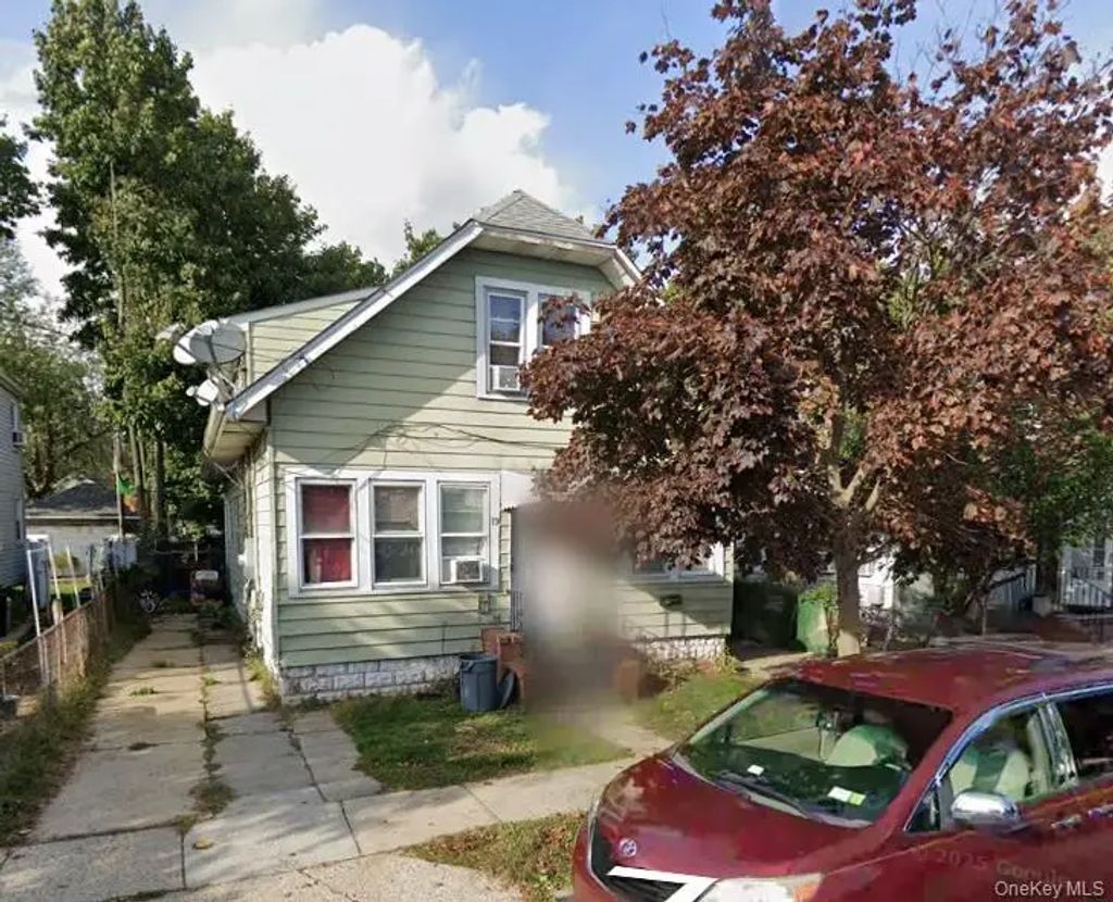 19 Sammis Place, Hempstead