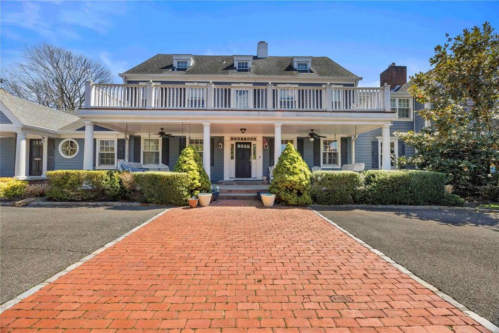 233 Narragansett Avenue, Lawrence