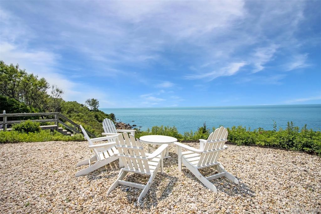 2700 Sound Drive, Greenport
