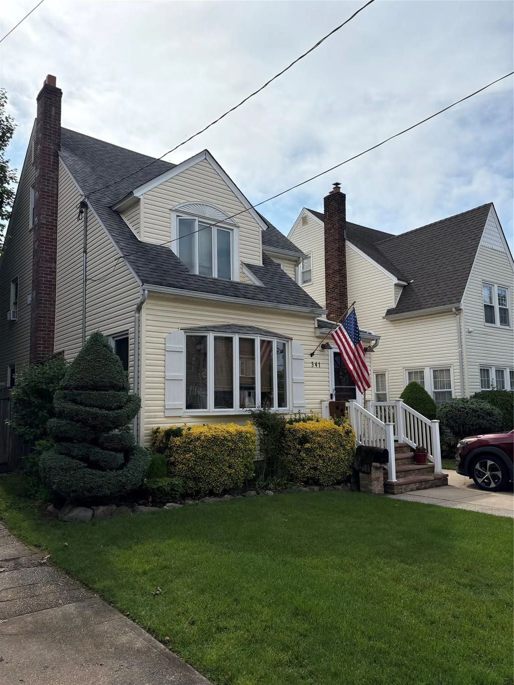 341 Marcellus Road, Mineola