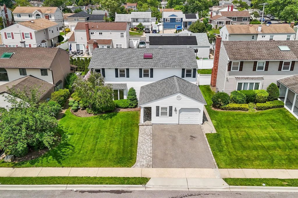 427 Benito Street, East Meadow
