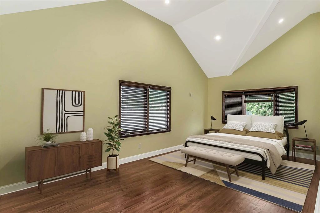 165 Wheeler Avenue, Valley Stream