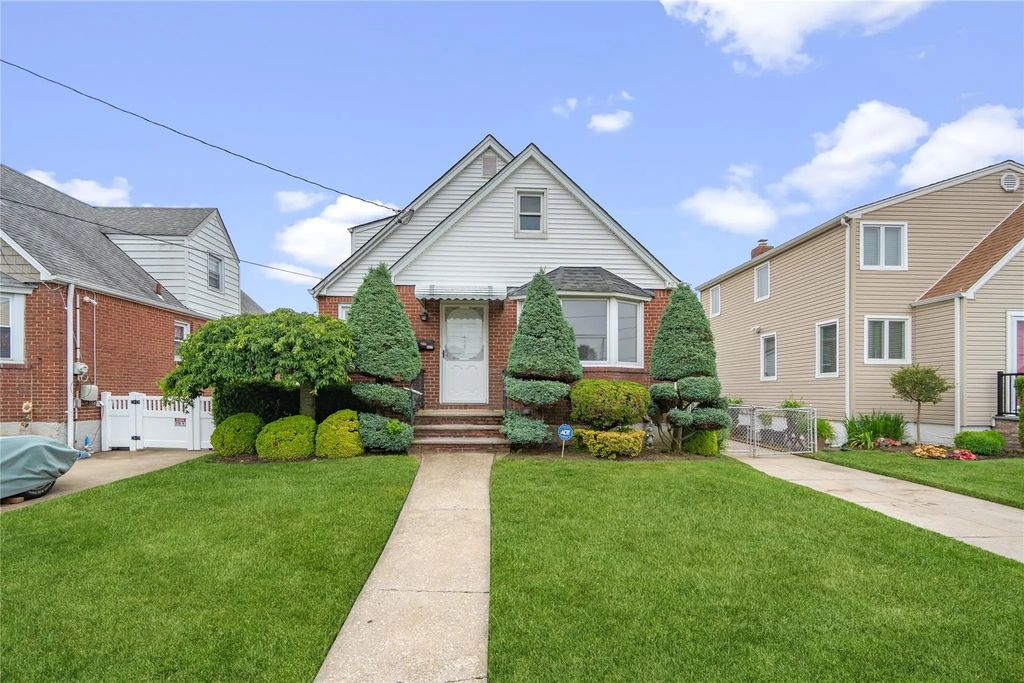 662 Benris Avenue, Franklin Square