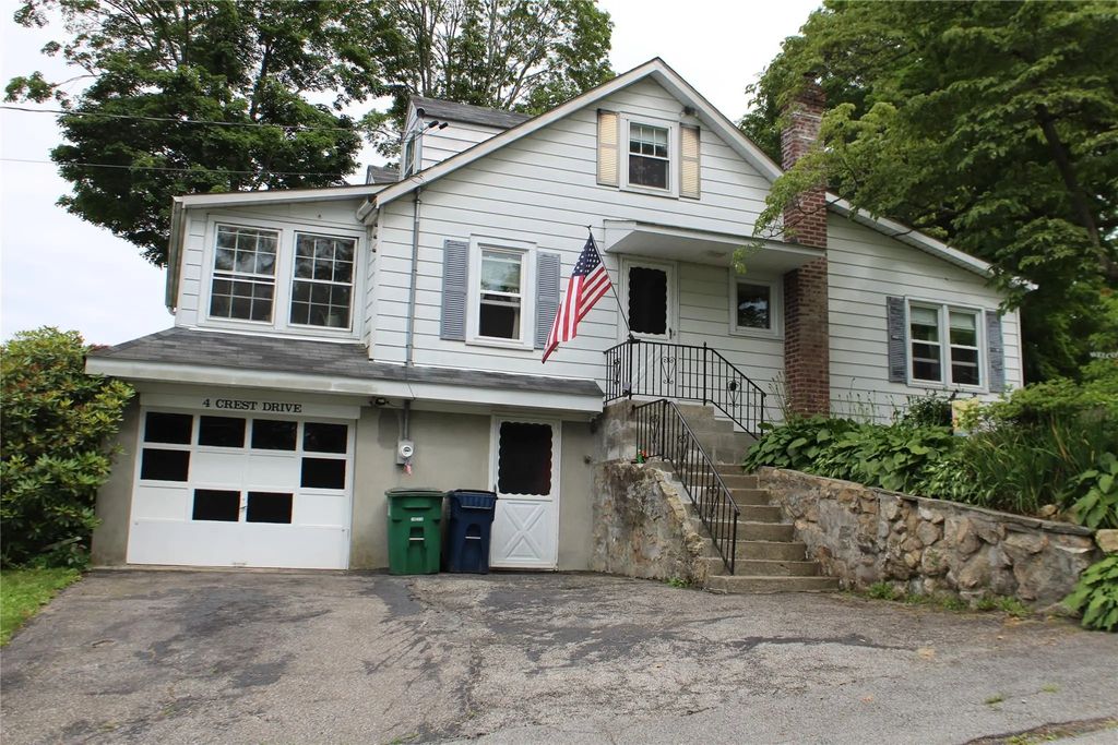 4 Crest Drive, Mahopac