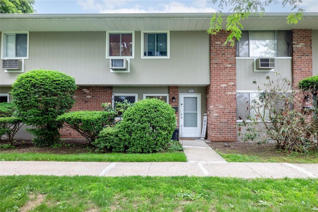 1702 Old Country Road, Elmsford