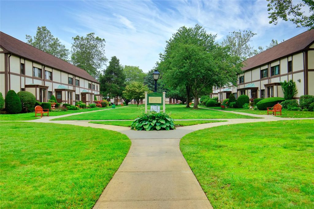 119 Fifteenth D2, Garden City