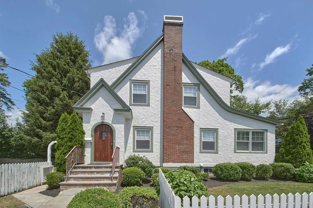 32 Brookdale Avenue, White Plains