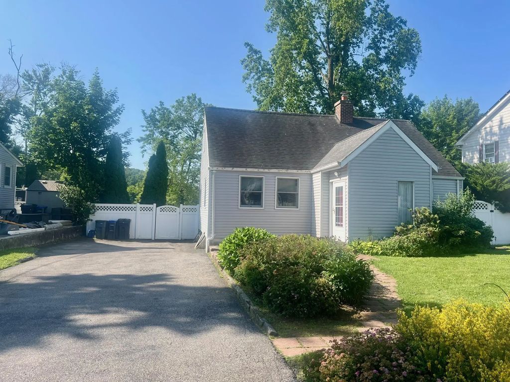32 Beaver Hill Road, Elmsford