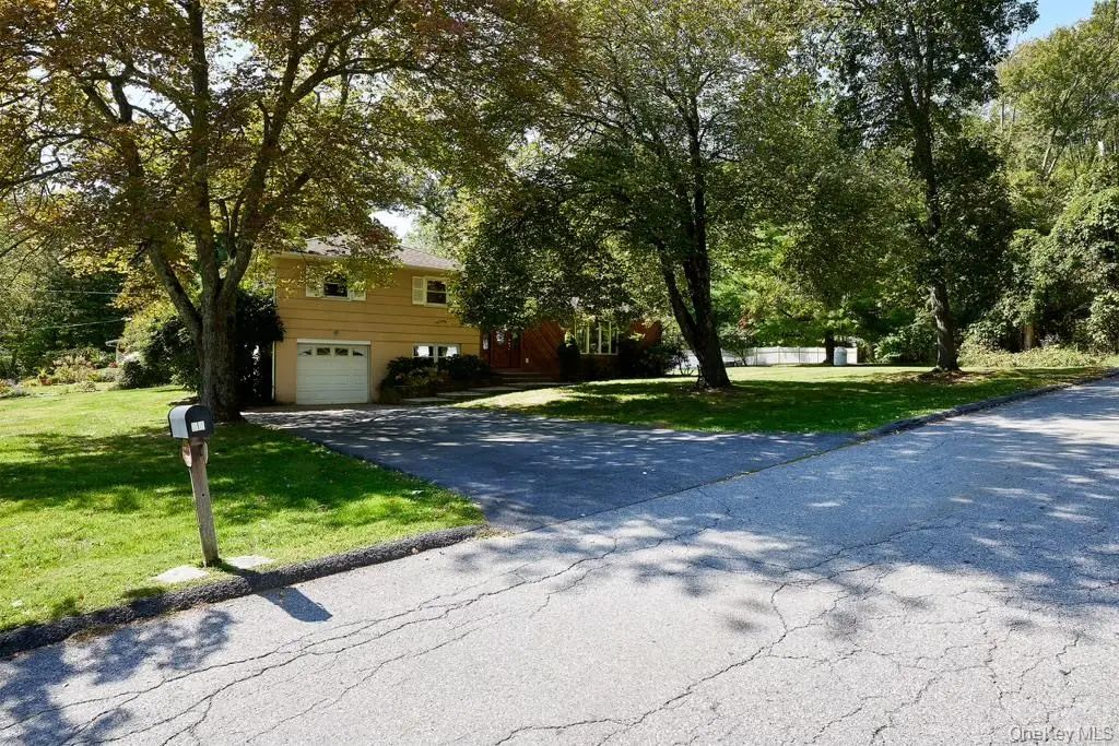 55 Pigott Road, Mahopac