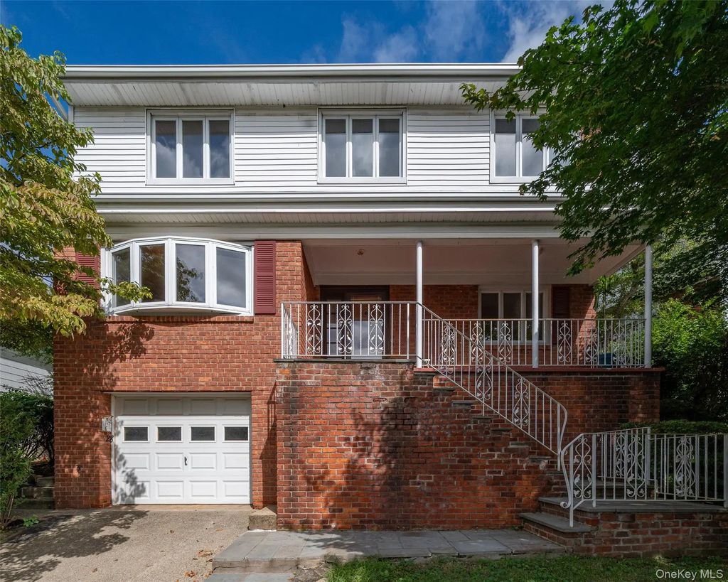 28 Shelburne Road, Yonkers