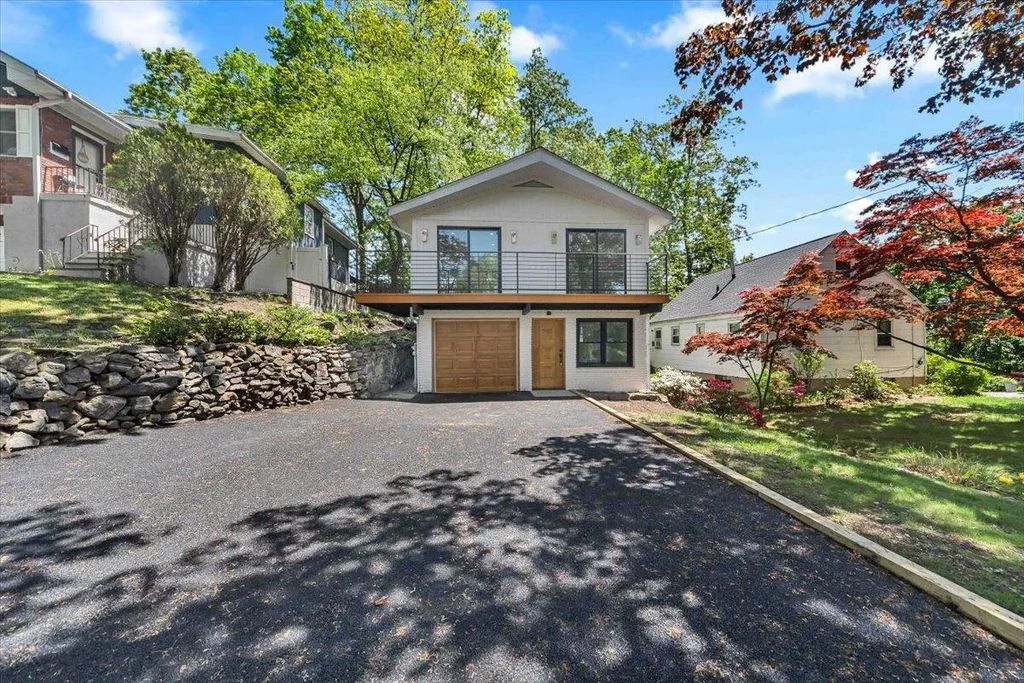 68 Ridgeview Avenue, Yonkers