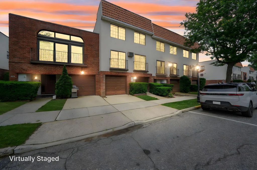 504 Julius Road # 7c, College Point
